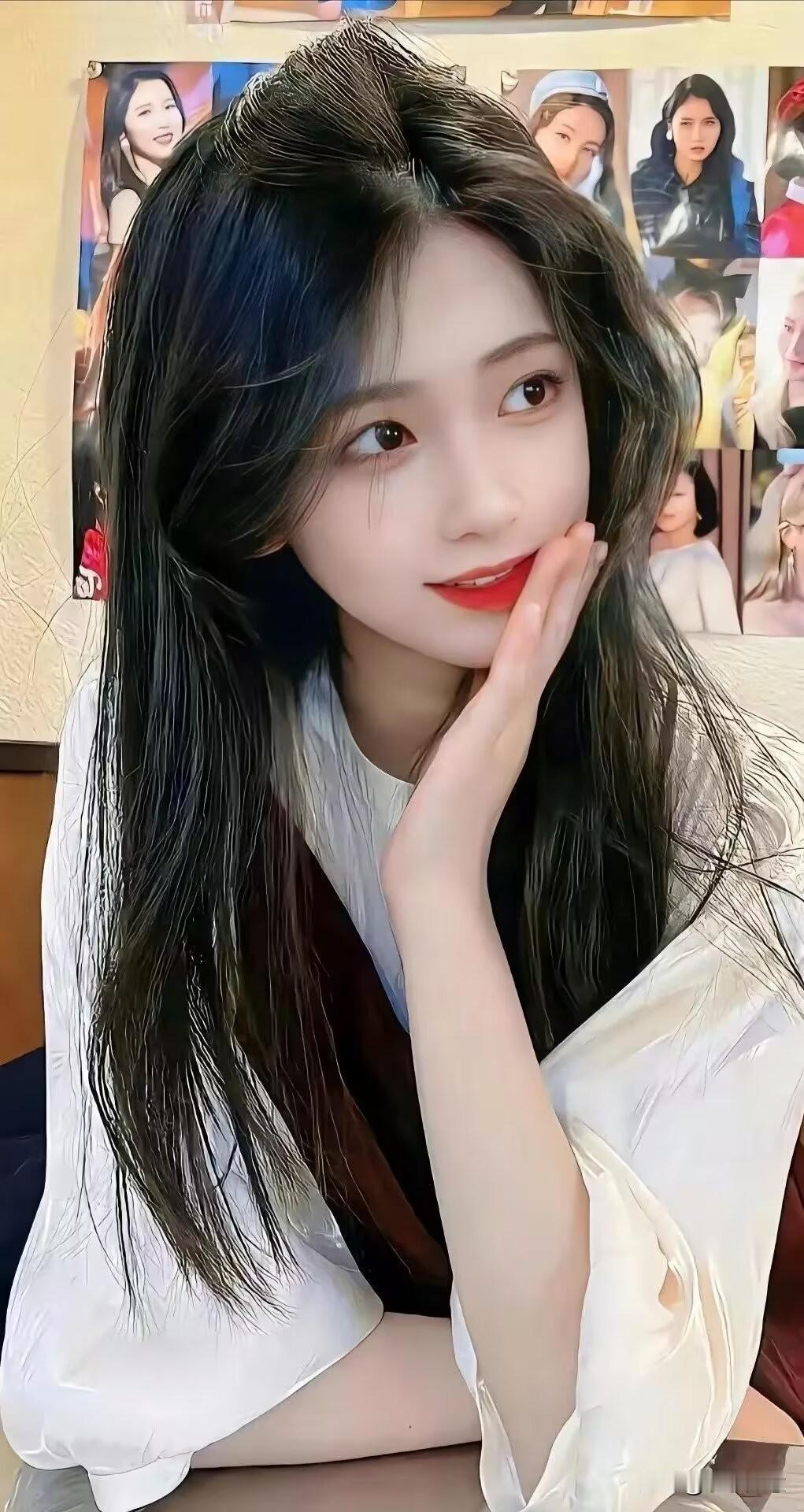 很多人说我儿子可以送去学校了
我说才三岁，是可以送小班
但我觉得去小班也学不到啥