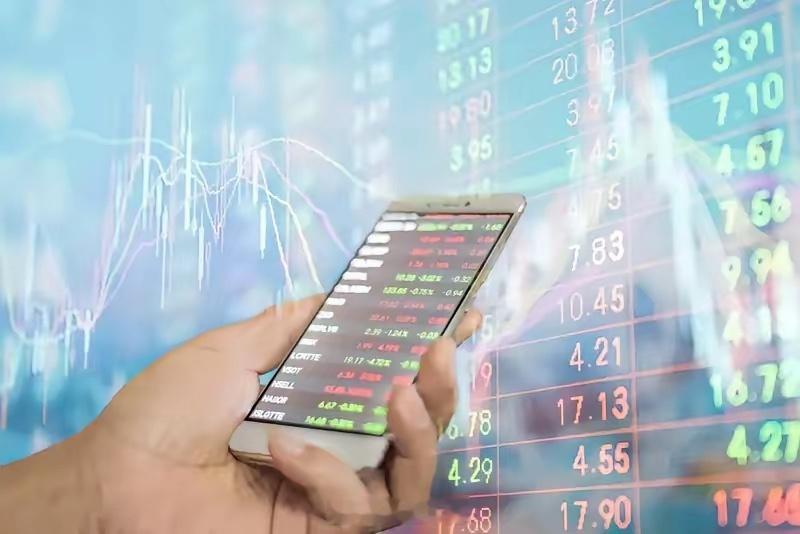 月线对一只股票很重要。月线是最能真实反映个股趋势的K线，几乎没骗线。“月线定趋势