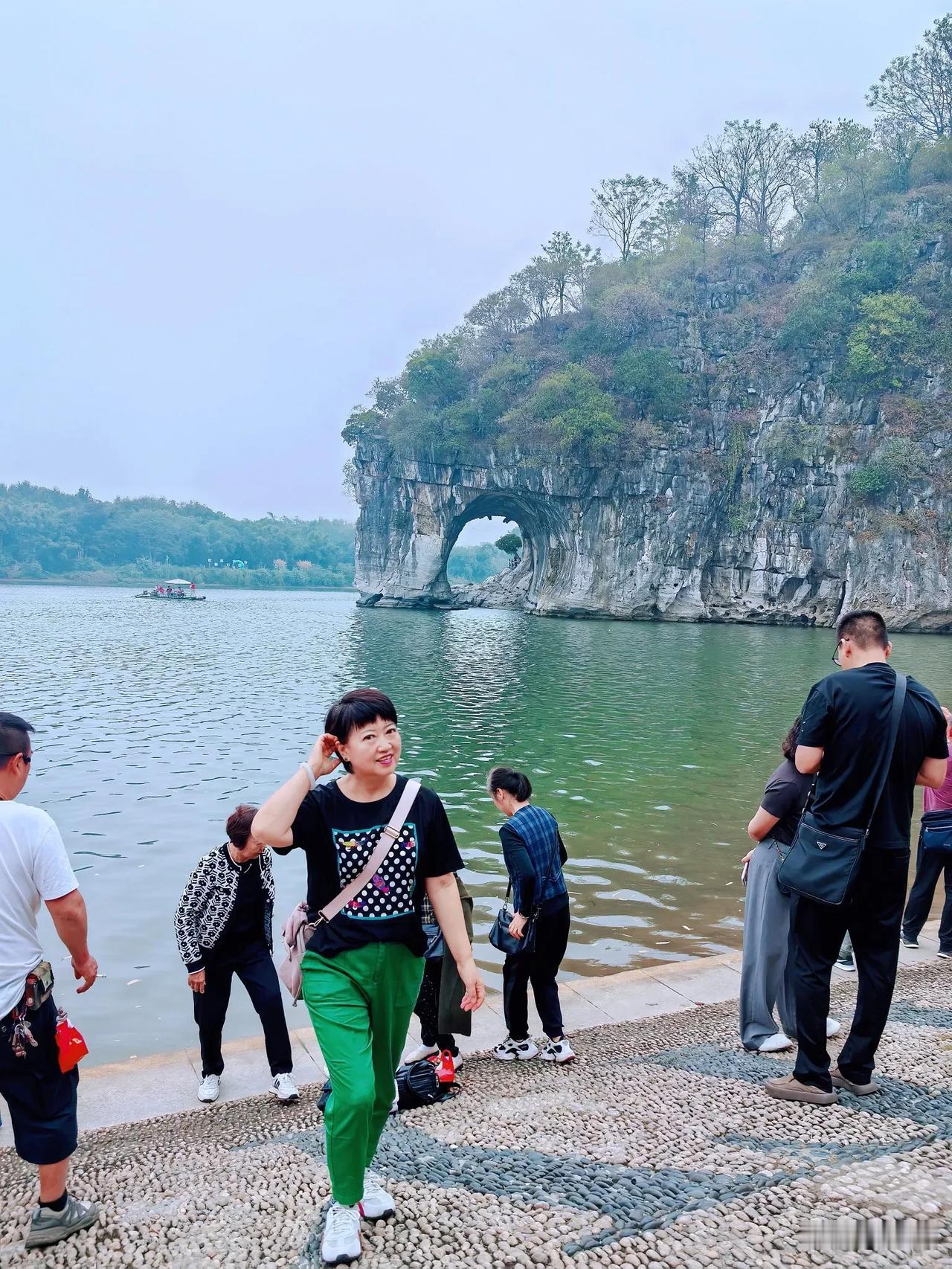 心塞[流泪]，​又是被自己蠢哭了。桂林山水甲天下，桂林旅游的坑也真不少，一不小心