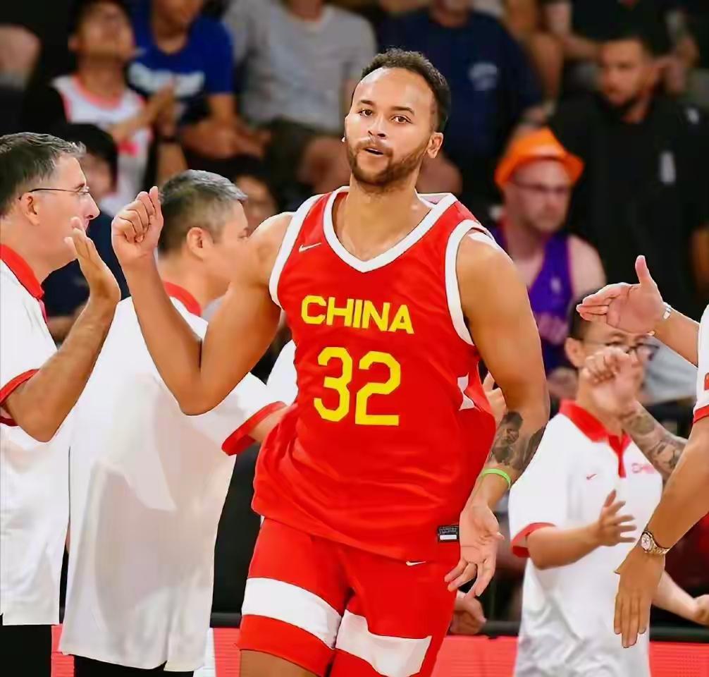中国男篮归化球员李凯尔，其国籍从“中国”改回“美国”，名字恢复为“凯尔·安德森”