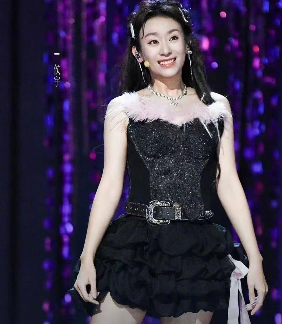 《乘风2026》三公淘汰了两名成员，张艺上和侯宇，张艺上淘汰是因为她们团垫底淘汰