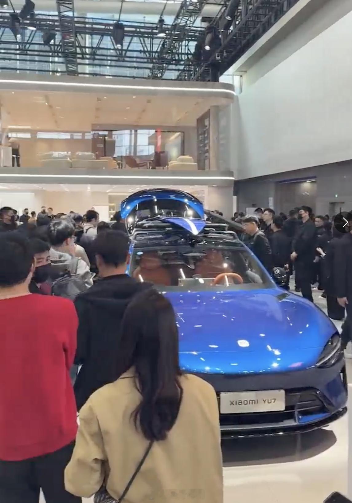 【老瓦 这次小米车展很火，你为哈都不聊了，不爱了吗？】车展的小米展台很火这都不用