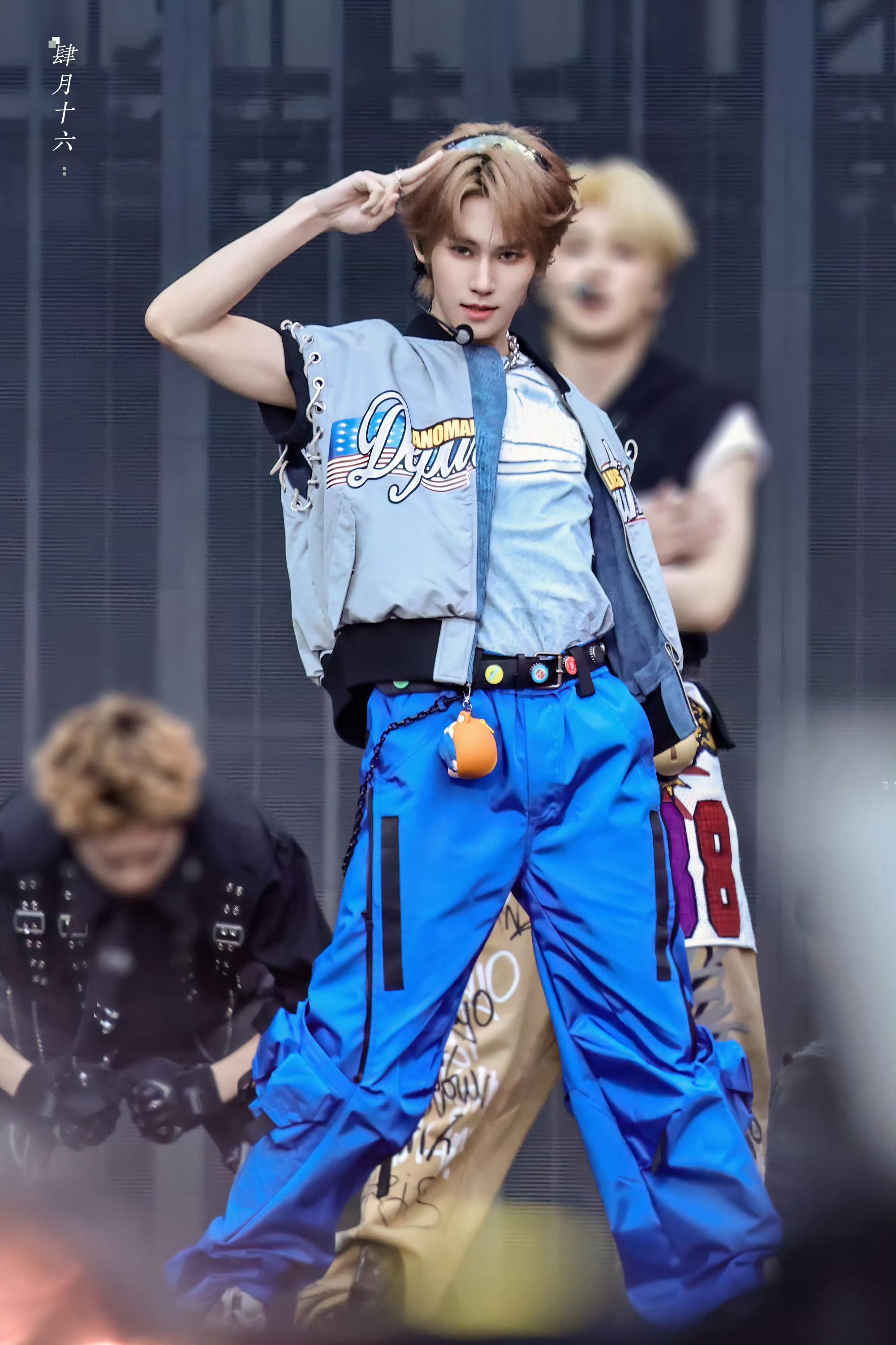 张真源✖️TF家族新年音乐会 📷张真源新音造型