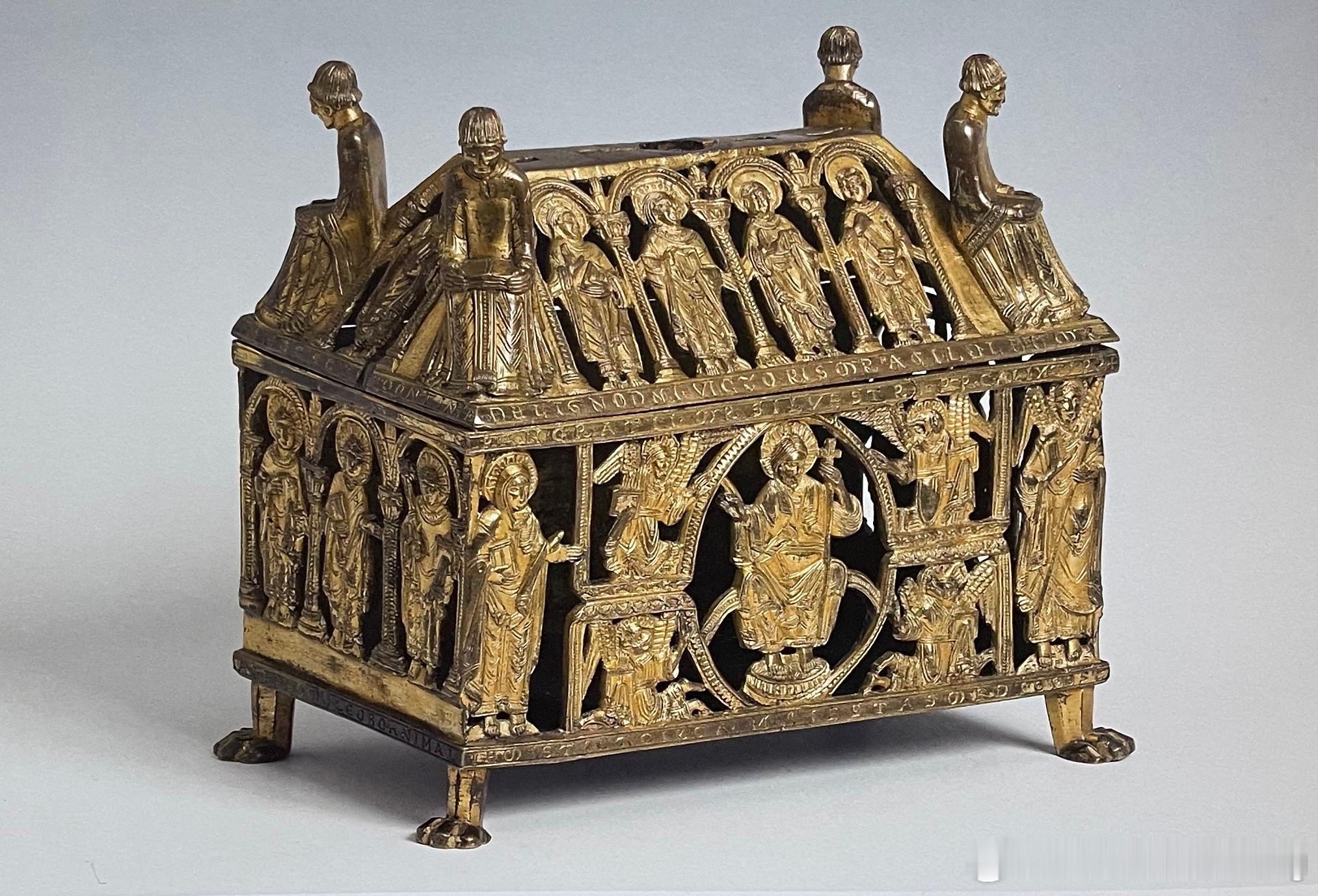 # 罗马式时期艺术  ROMANESQUE # 祭器：圣餐杯、圣盘、圣餐盒及其它