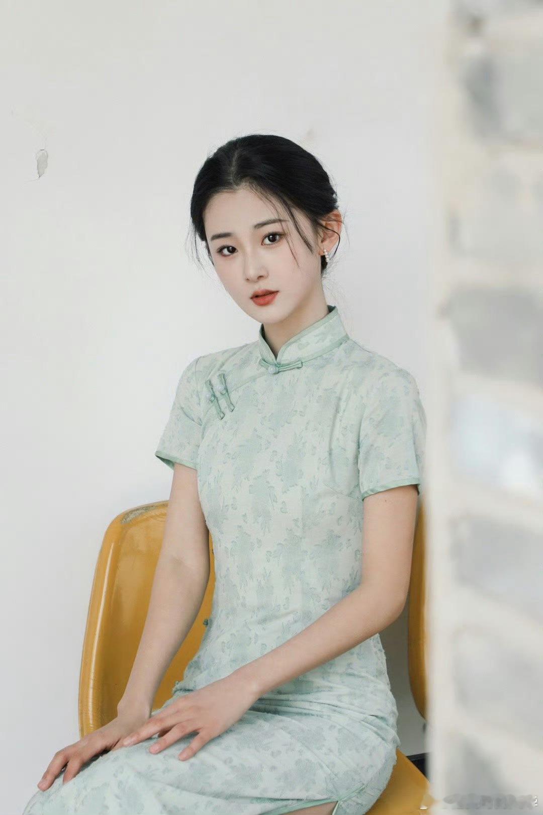 吉舒亦民国贵女具象化 《春迟》里的吉舒亦简直是从民国画报走出来的！月光般的温润混