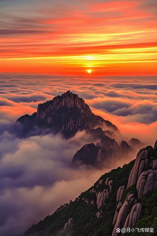 出句：千山祥云迎朝日；
对句：四海升平过大年。

联意解析：
此联意境宏阔，喜庆