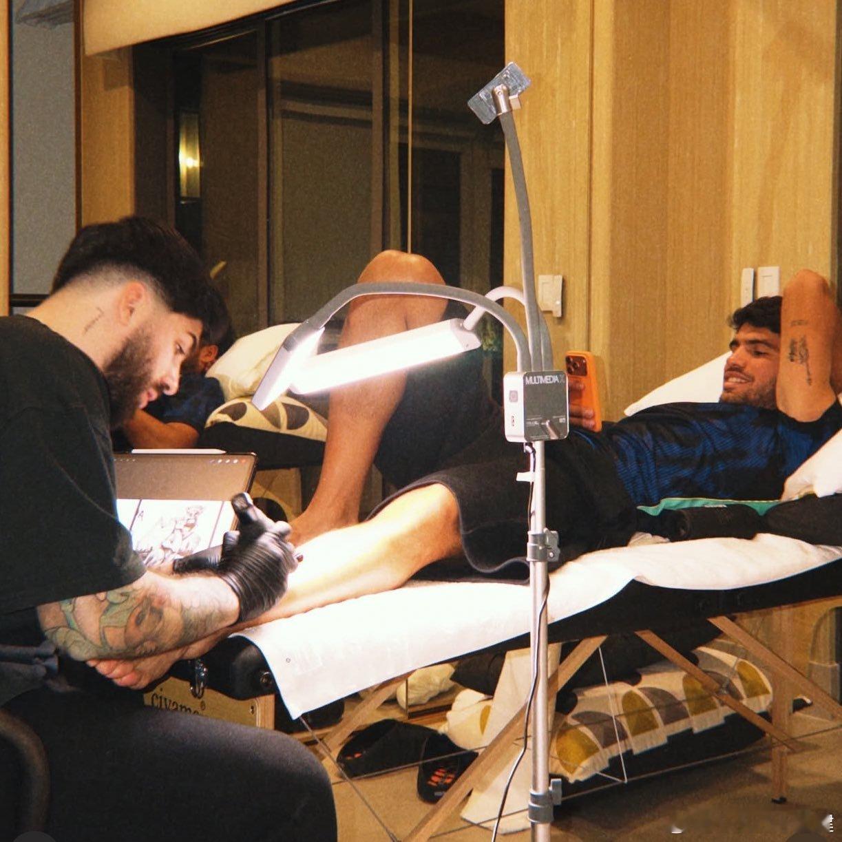 阿卡的情史如图一，一直都单身吗？体育拜大年