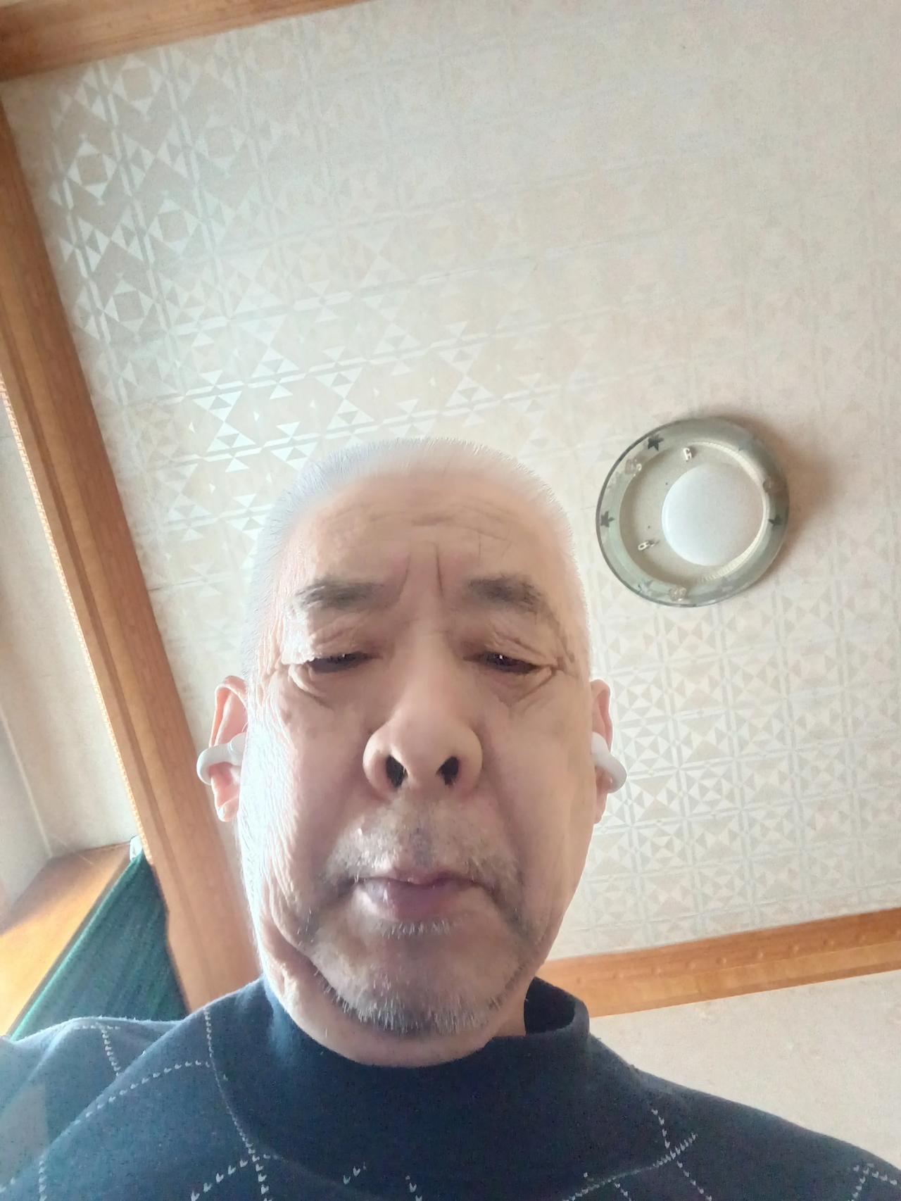 舅锁寒山，梅怜孤客，雪落冮楼飞雁远，
高铁西行，新疆兵团，大漠抓烟变良田