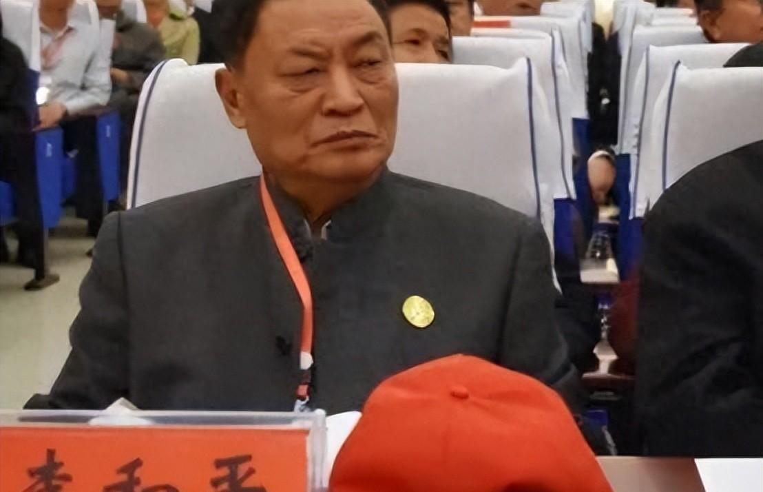 虎父无犬子，李德生之子在对越反击战中与朝鲜战友并肩作战，高喊“向我开炮”！
19