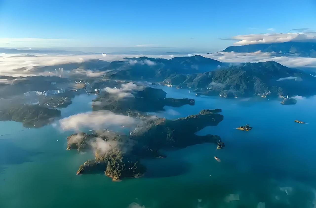 为啥选择来湖北黄石旅游? 为啥选择来湖北黄石旅游？理由可太多了。这里半城山水半城