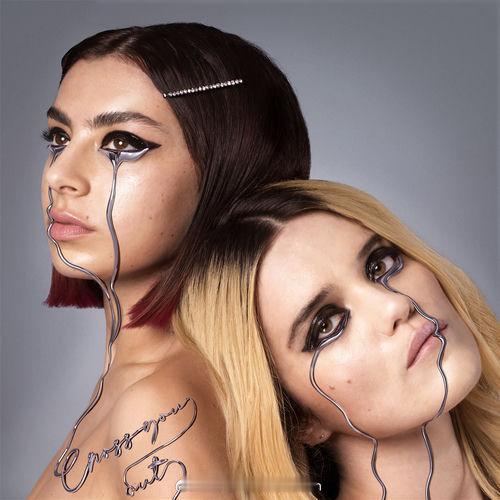 7年前，Charli xcx联手Sky Ferreira发行合作单曲《Cross
