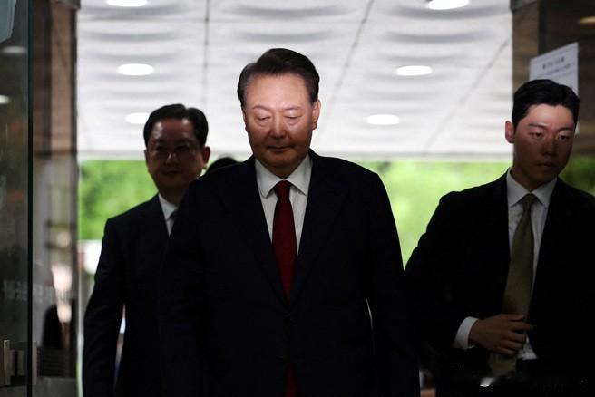 介文汲：尹锡悦也给台湾上了一课，当权者弄权就是这个下场

韩国检方13日以内乱头