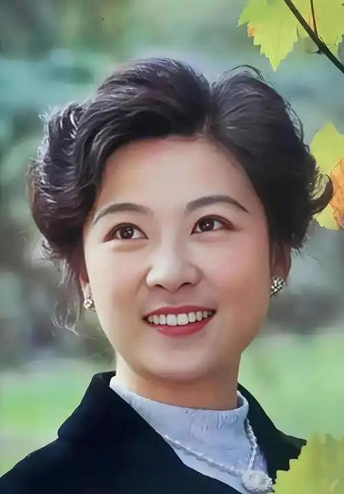 1970年代的一个冬夜，南京某部队，为了娶她为妻，丈夫不惧开除的后果！如今76岁
