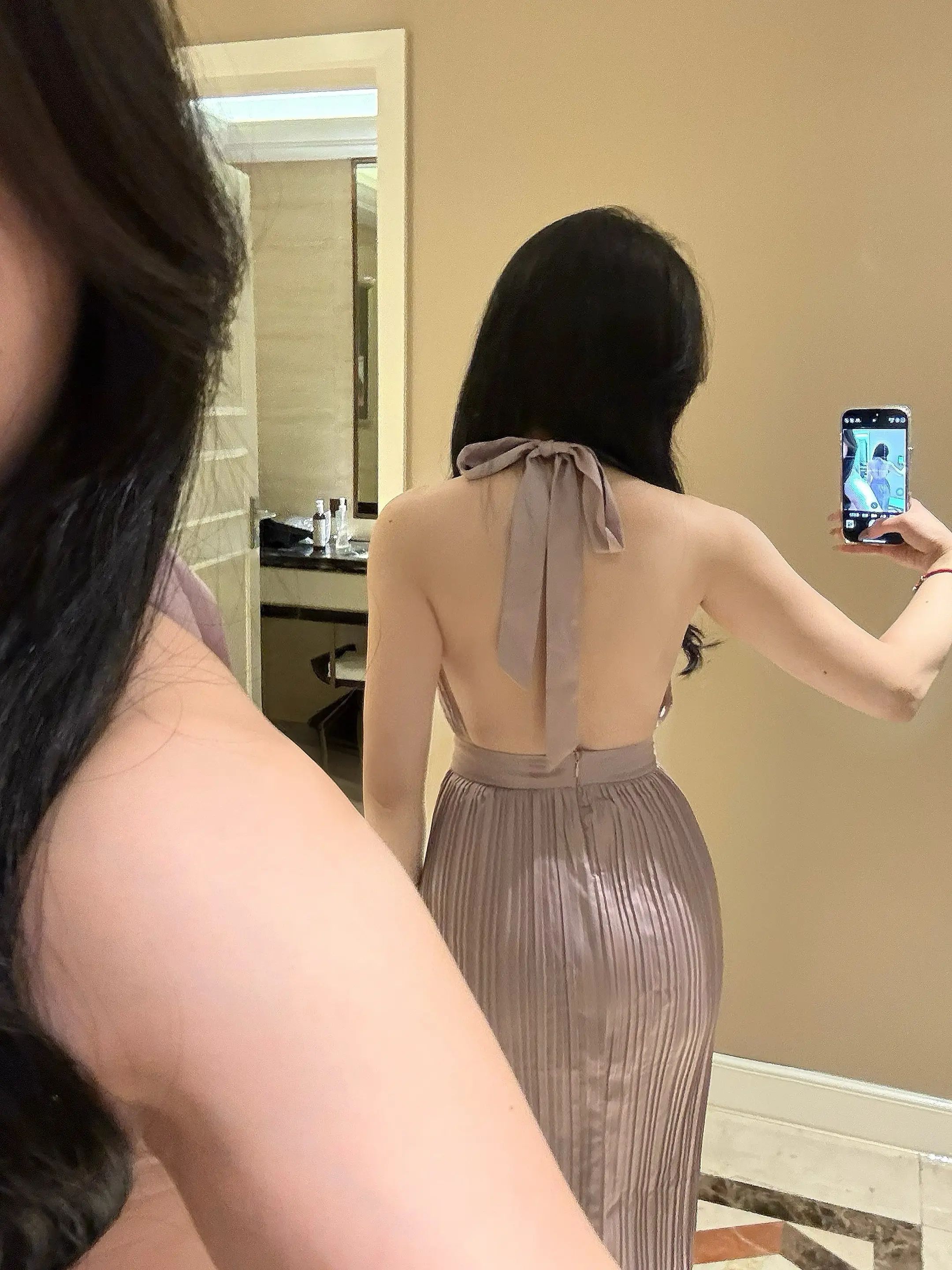 后背