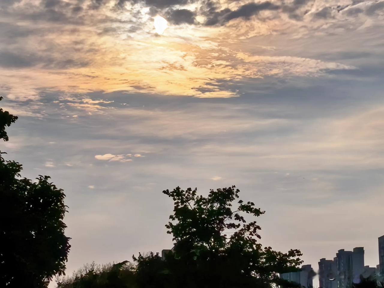 升学宴不是陋习！因为之前从来没有听说过这种风俗，这玩意儿其实就跟结婚要穿婚纱、拍