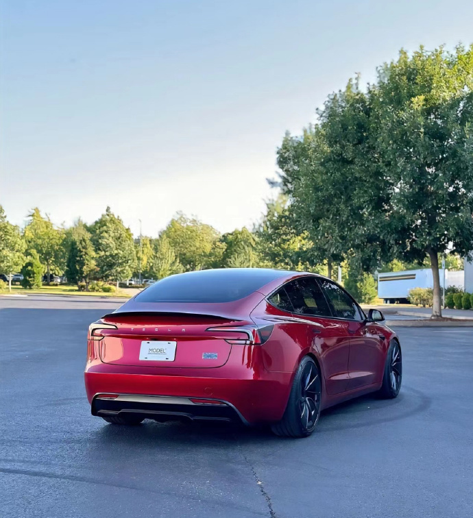 特斯拉 Model 3 ​​​
