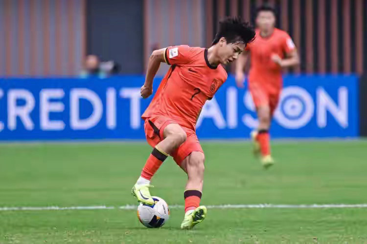 记者：U23国足用10名低龄球员给国奥打底，冲击亚运奖牌不现实足球中超 西安国际
