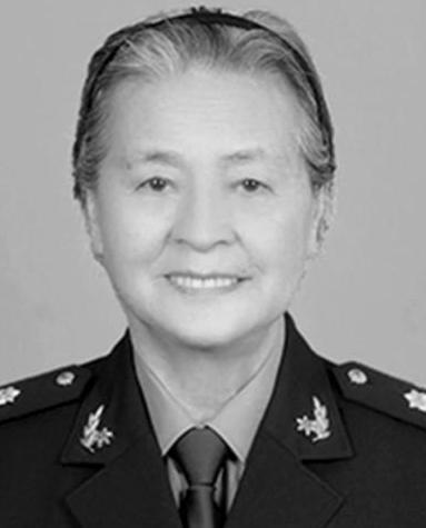 1972年，47岁的陈菊梅做出一个惊世骇俗的决定：切除阑尾，摘除扁桃体，拔光所有