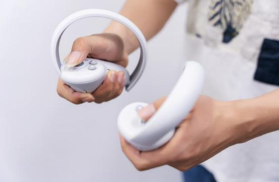 当VR眼镜与AI技术结合能干啥？
PICO公布的最新VR手柄告诉了我们答案——不