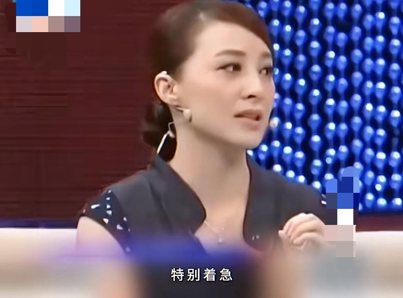 徐露说：可云这个角色本来定的是蒋勤勤，开机前三天蒋勤勤有事来不了，所以才找到的她
