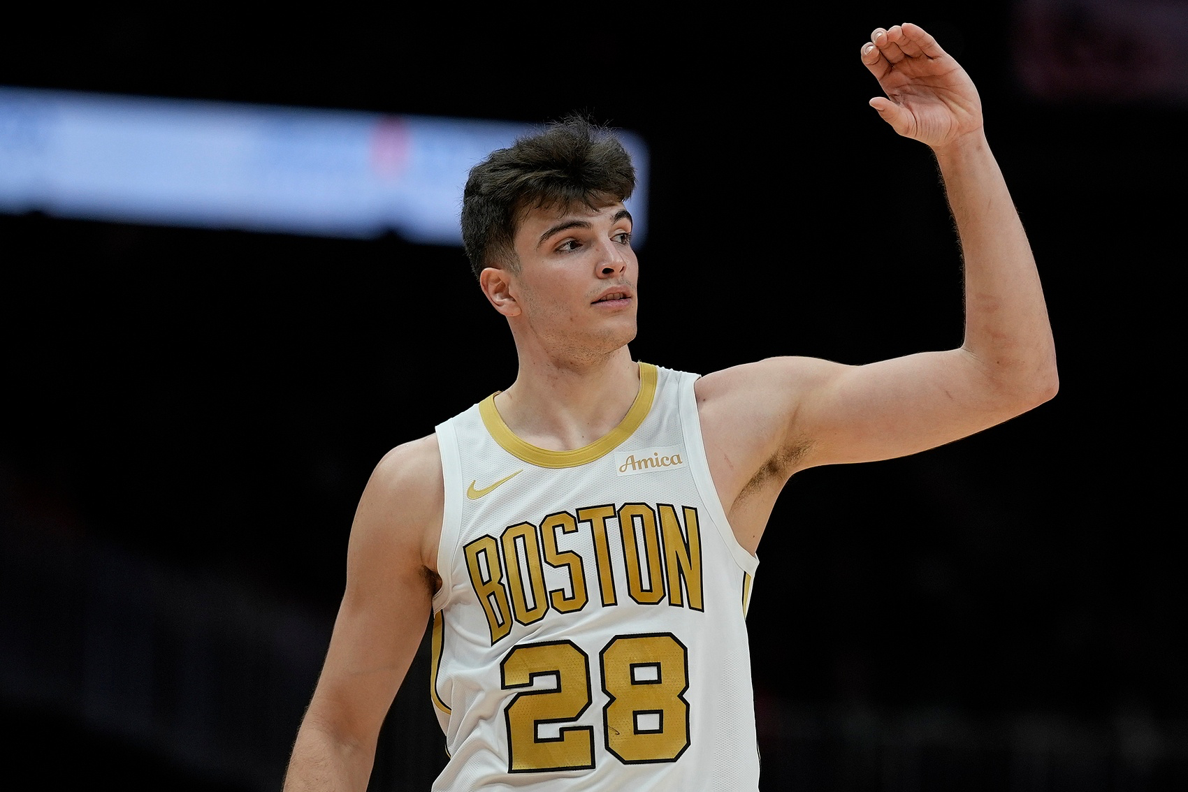 凯尔特人微速递 今天，杰伦·布朗在直播时谈到了队友冈萨雷斯。布朗表示：“冈萨雷斯