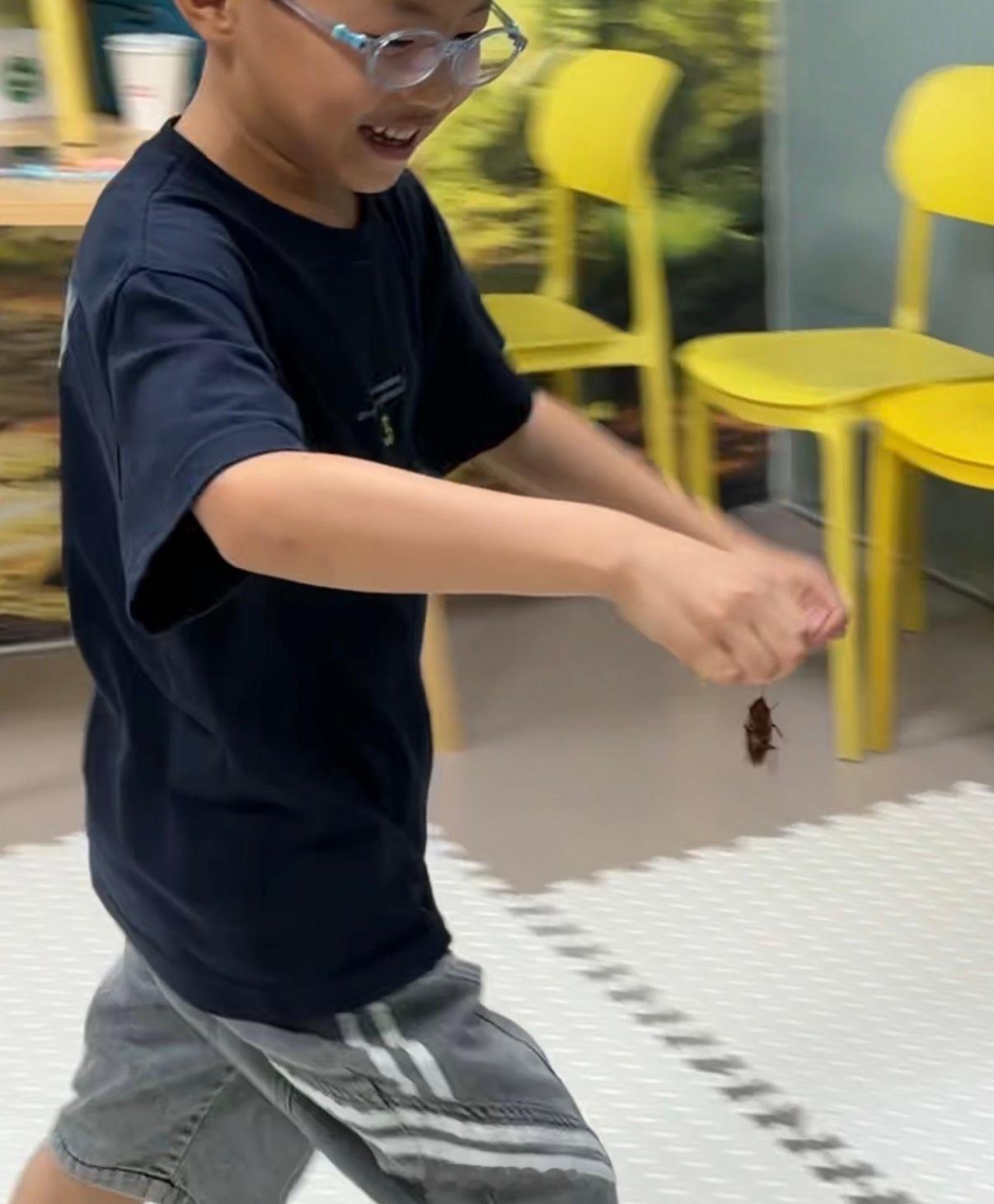 顶级小孩….我不行了，我们老师全部都在尖叫 