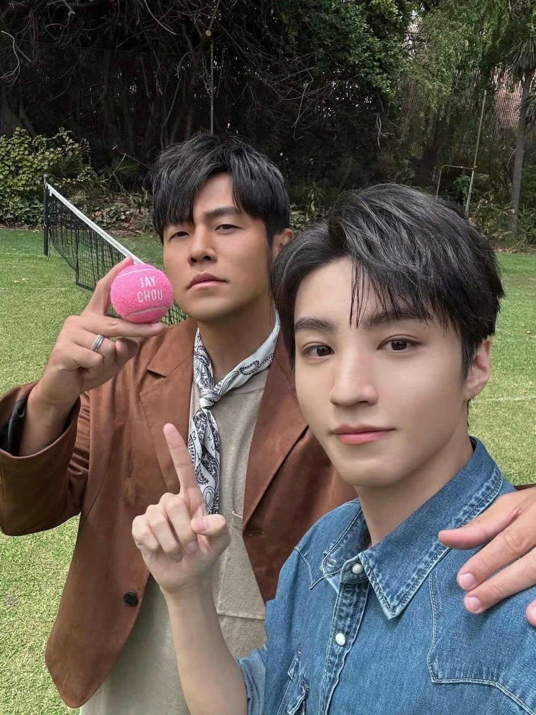 王俊凯微博更新周杰伦合照王俊凯ins更新和周杰伦合照 先ins后微博，接连解锁与