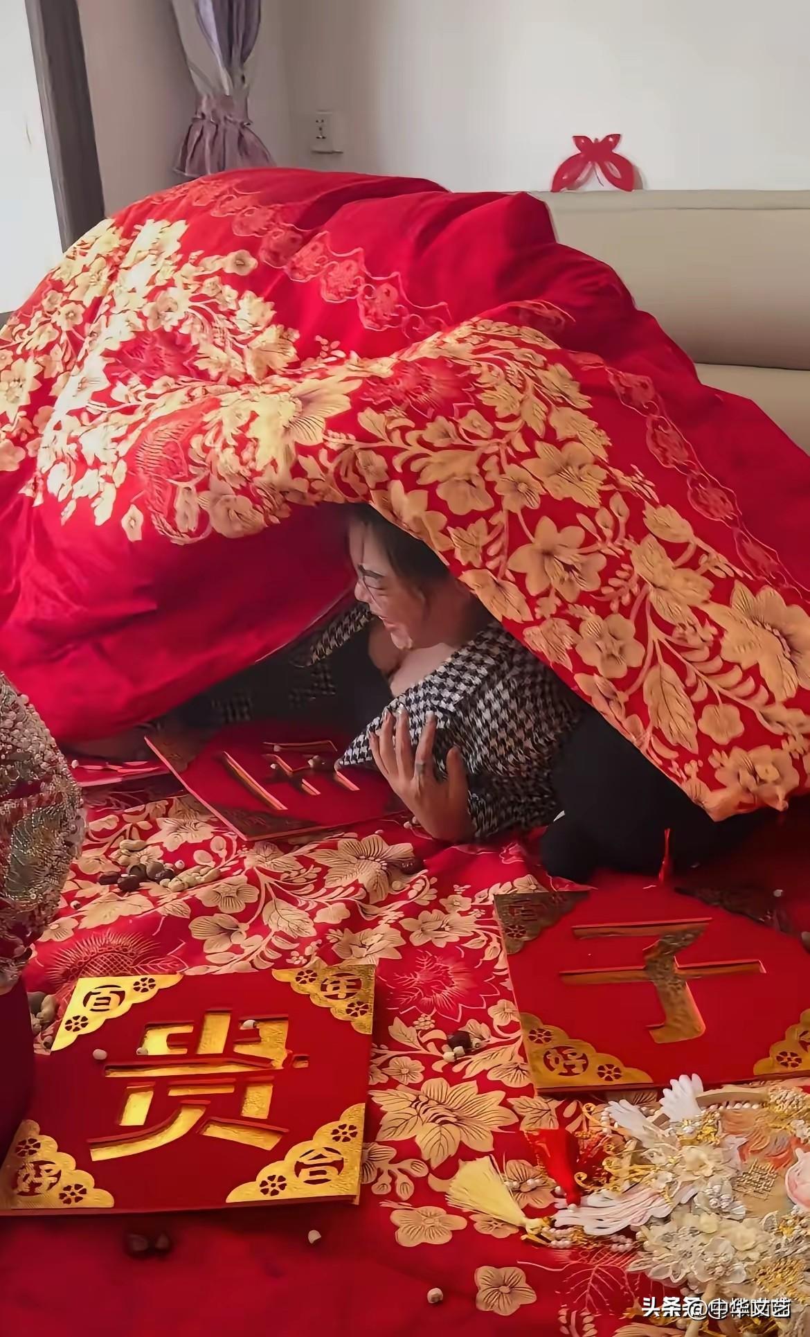 “婚闹”不等于无耻，无底线！

“婚闹”的起源说法（民间＋学界）：
1. 驱邪避