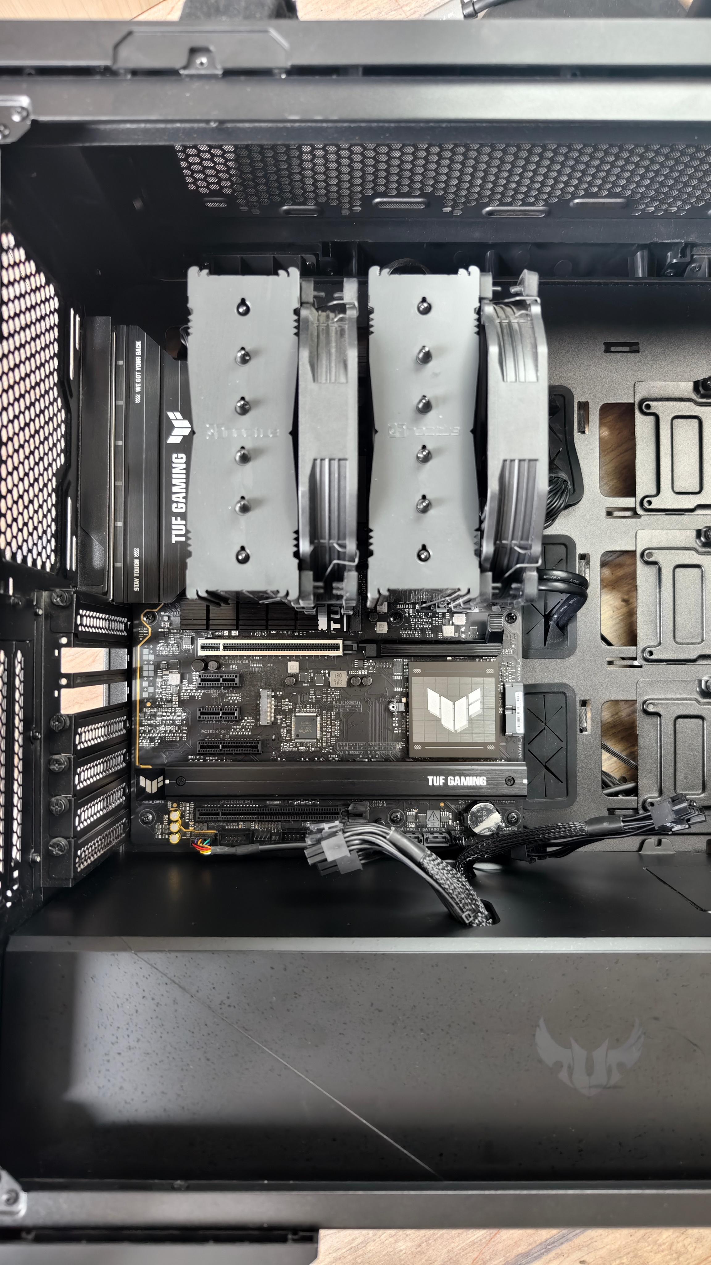 旧板子下完，新板子安上，准备插卡通电。 