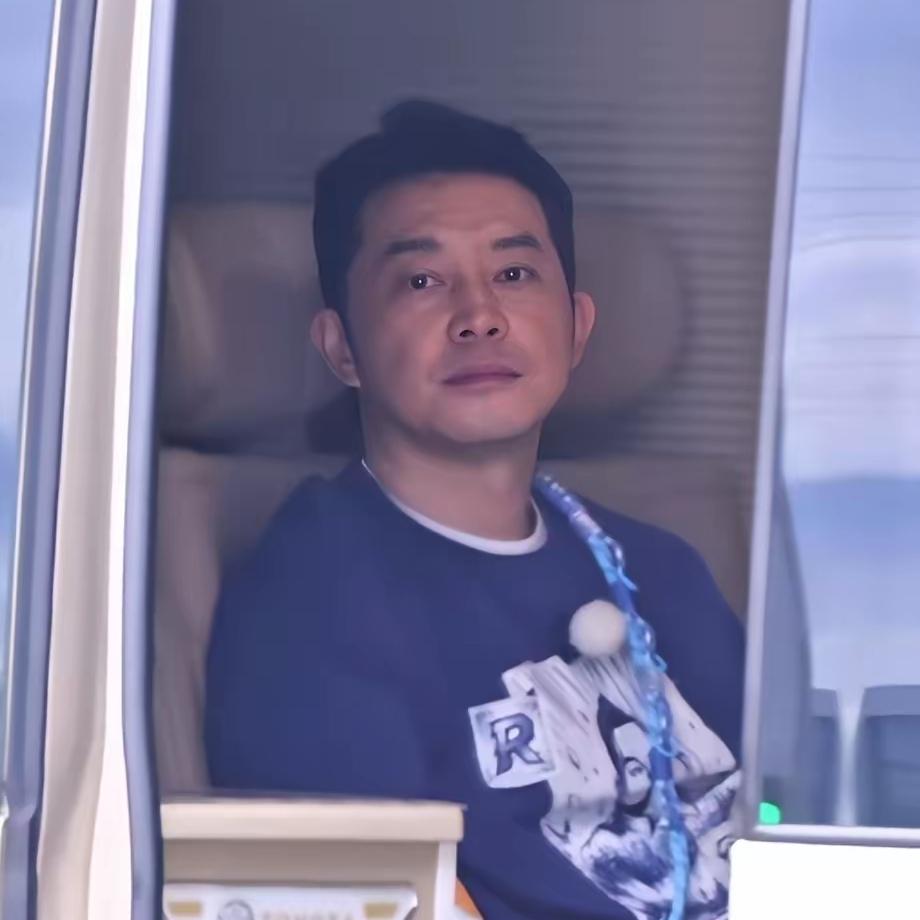 真的看不下去奔跑吧
打着团魂的旗号
做消耗嘉宾的剧本设计，很多人只看到游戏里的博