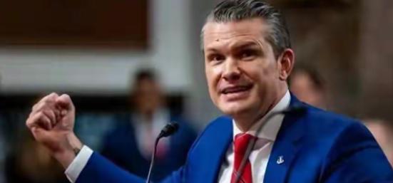 一语惊醒梦中人。美国国防部长赫格赛斯突然警告：如果中美开战，对方只需要发射15枚