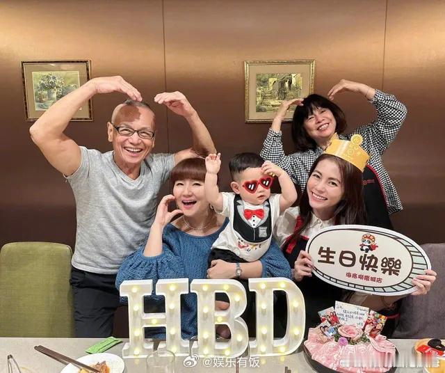 Selina带儿子给妹妹庆生 生日快乐🎂 