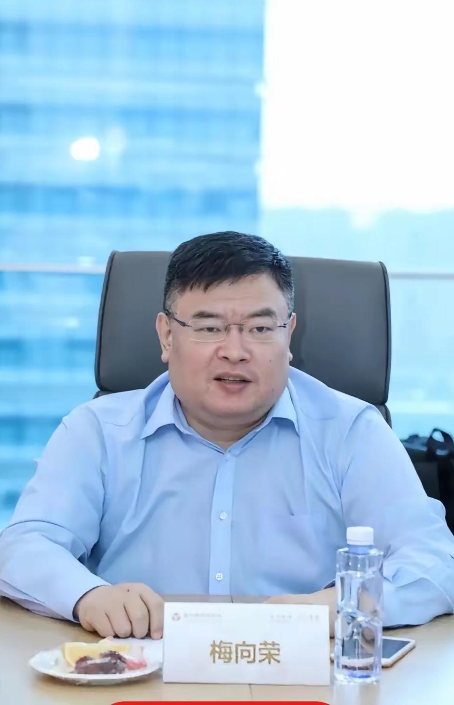 瞒不住了，摊牌了！
 
​3月18日早上7点多，北京那边传来消息，中国新闻周刊证