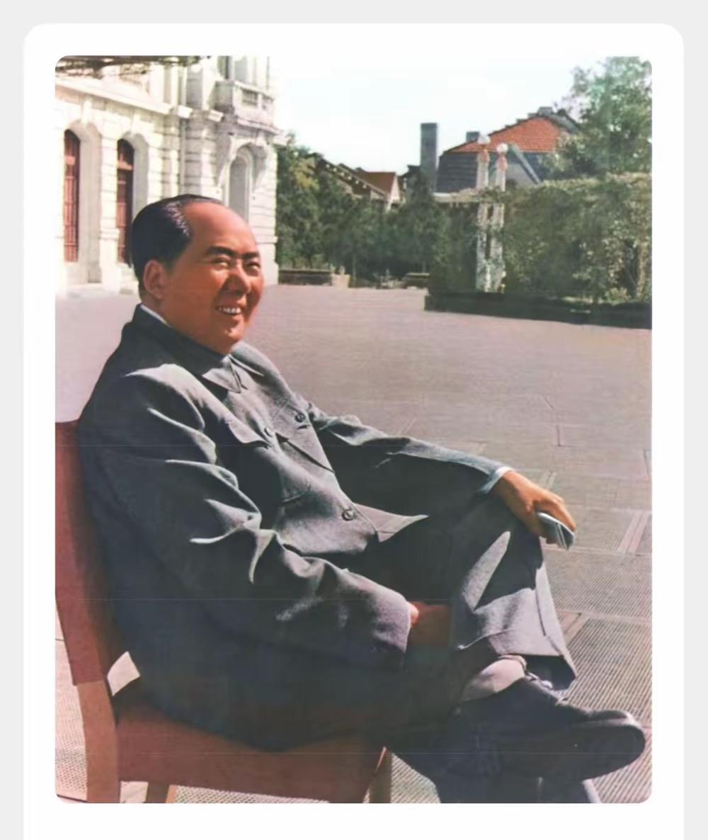 从小到大，我们张口就叫“毛主席”，从来没觉得这有什么不对，这是天经地义、理所当然
