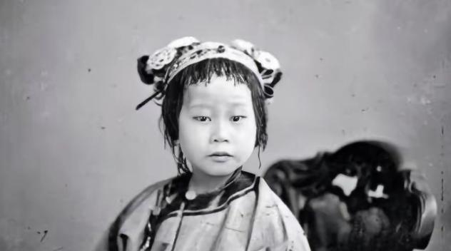 1854年，英国一艘船悄悄从中国开出，船舱底部藏着47个孩子，最大的不过8岁。没