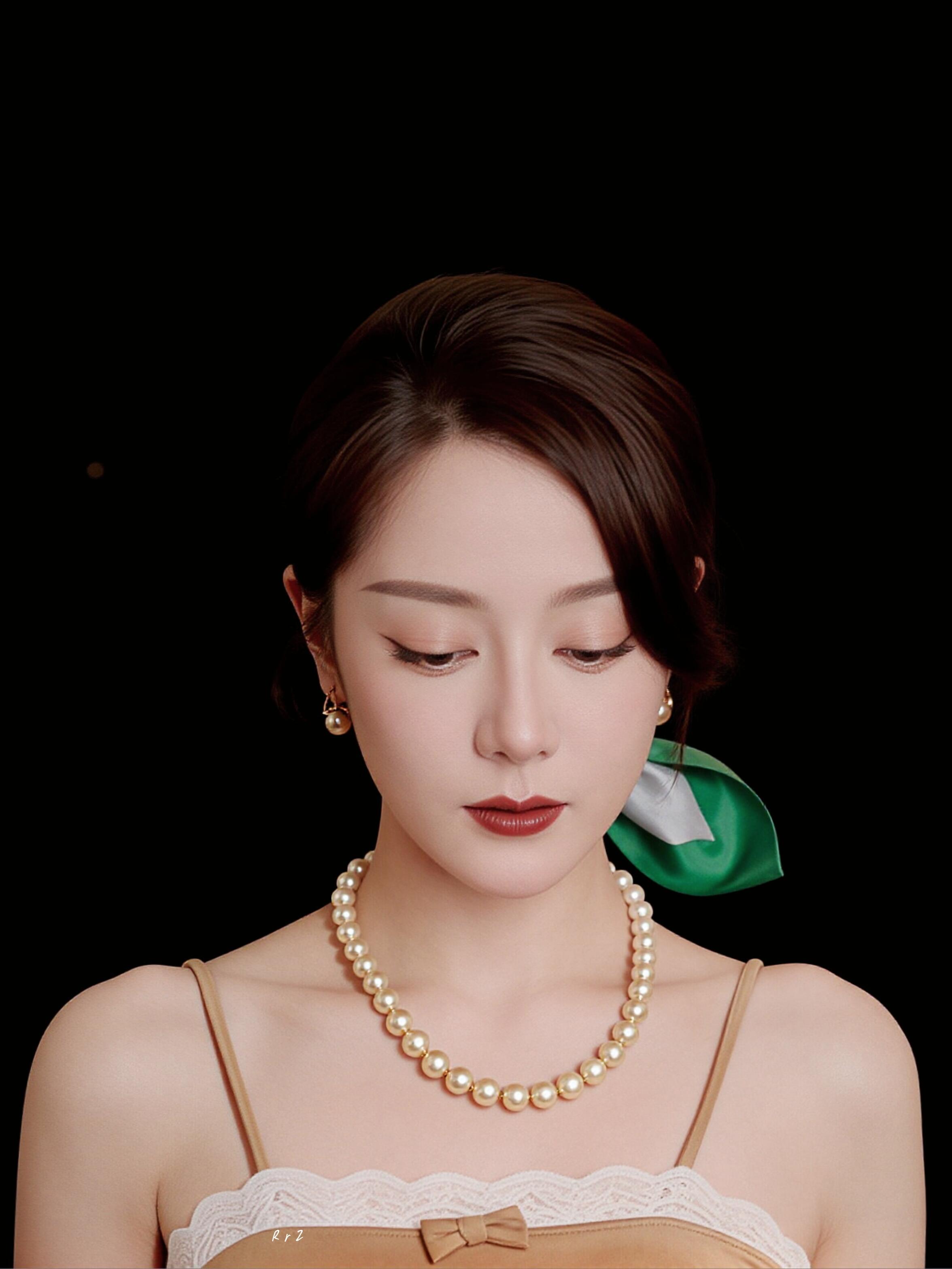 迪丽热巴口棕迪丽热巴珍珠封面📖 