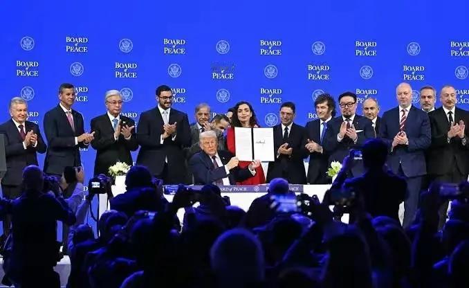 乌克兰没有加入特朗普的和平理事会，虽然乌克兰总统泽连斯基火急火燎的专门赴瑞士和美