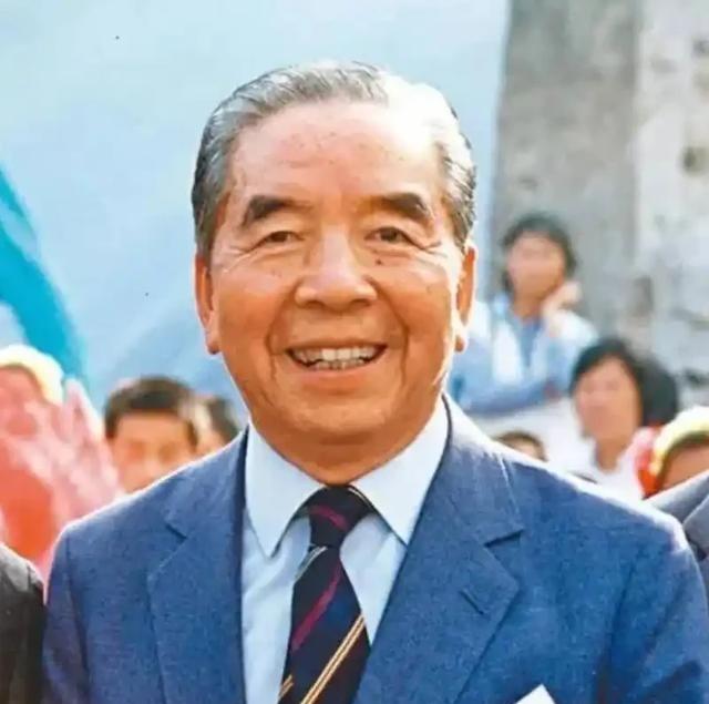 1987年，一向健康的“世界船王” 包玉刚 被查出患上了癌症，一天，他找到在 美