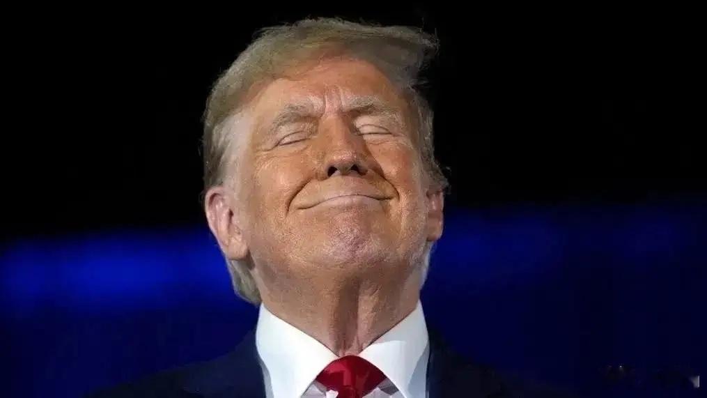 示好，美国公开喊话中国当地时间4月23日，特朗普在白宫被问及，对于中国向伊朗提供