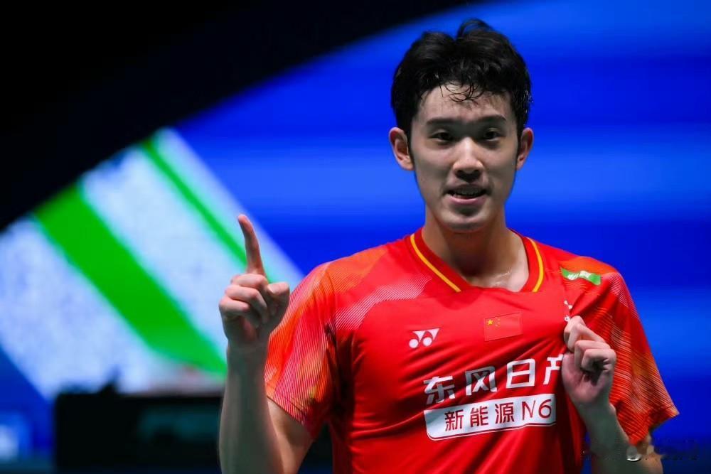 国羽男单复兴有望了！胡哲安2-0击败印尼新星法汉，强势打进法国公开赛四强！小胡以