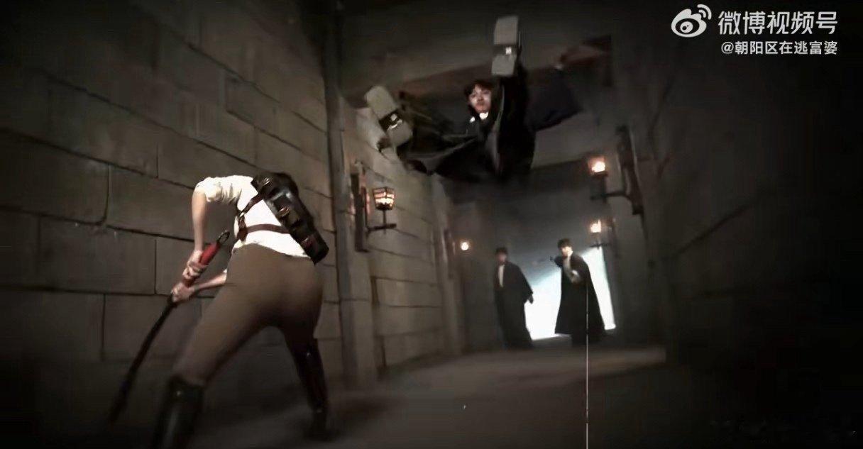 在绝境中，她没有退缩，而是选择重写规则，用自己的方式守护她在乎的一切。 