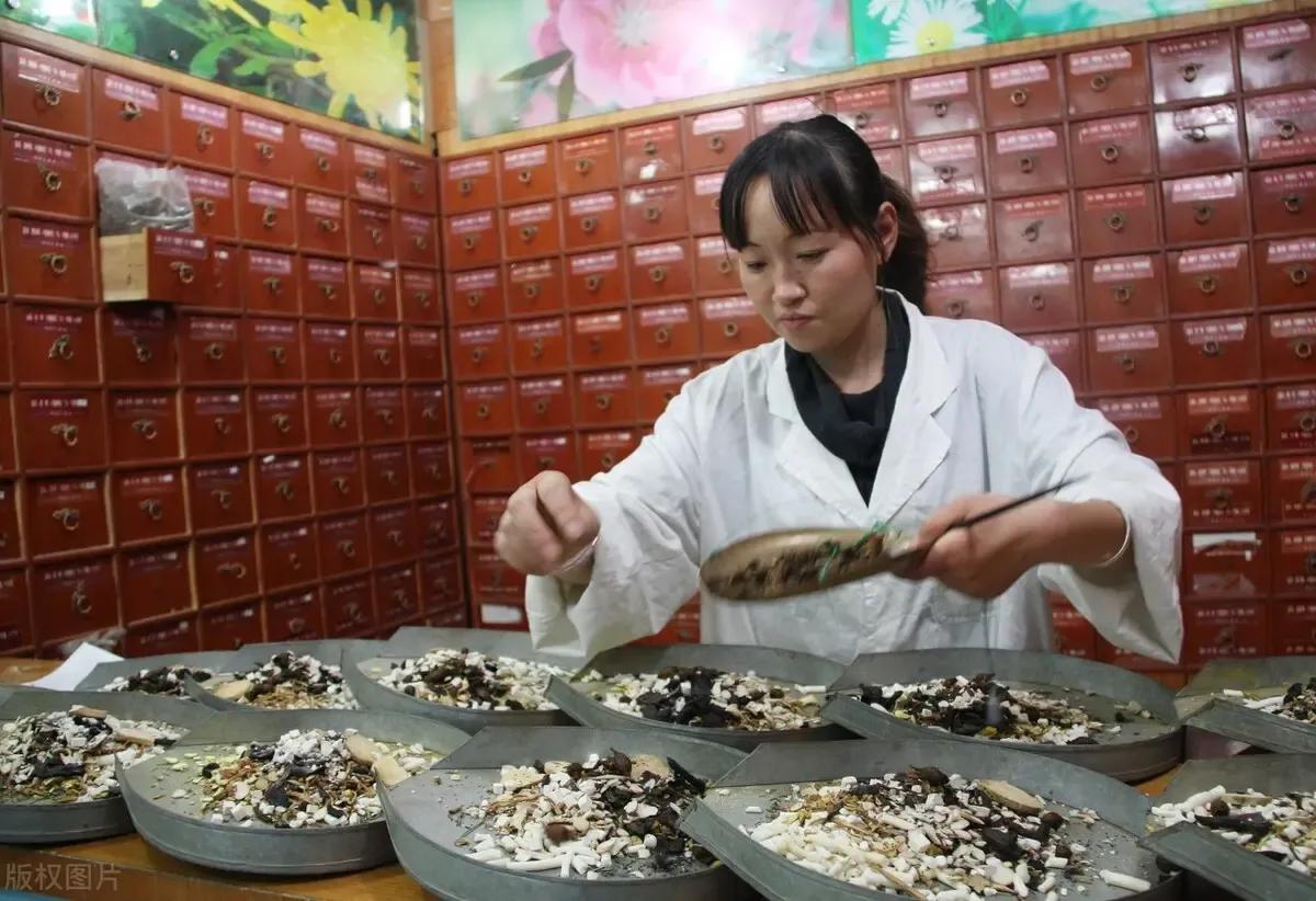 你是否经常被一些常见病症困扰？别担心，这里有12种常见病症的“必选”中成药，帮你