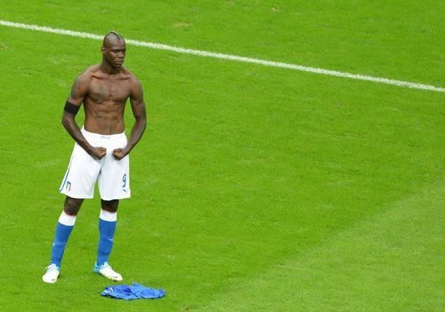 波黑vs意大利 意大利上一个世界杯进球的还是巴洛特利，12年前，这个记录要继续延