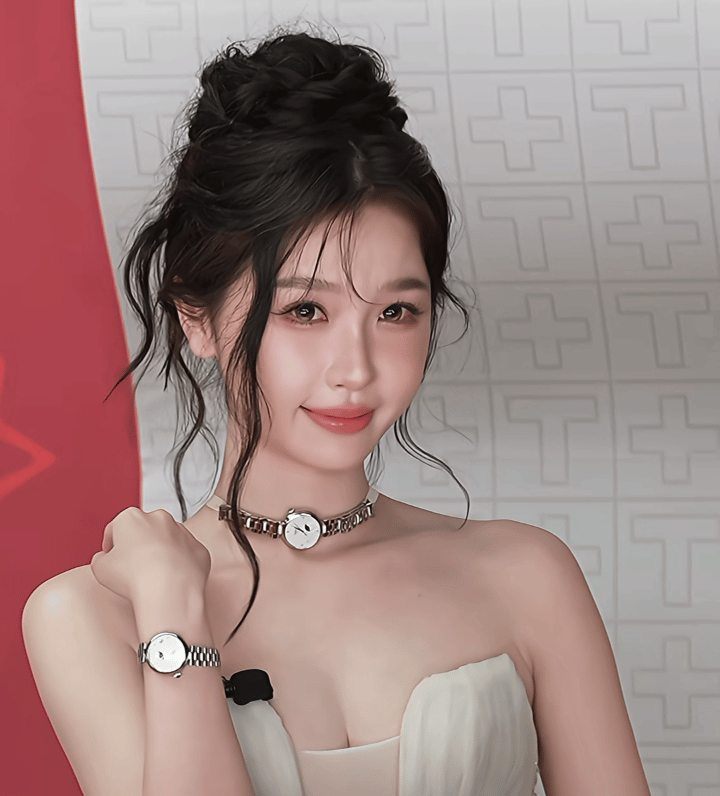 虞书欣脖子上也戴了手表虞书欣把手表戴成choker 女神好敬业吧我说 手表变ch