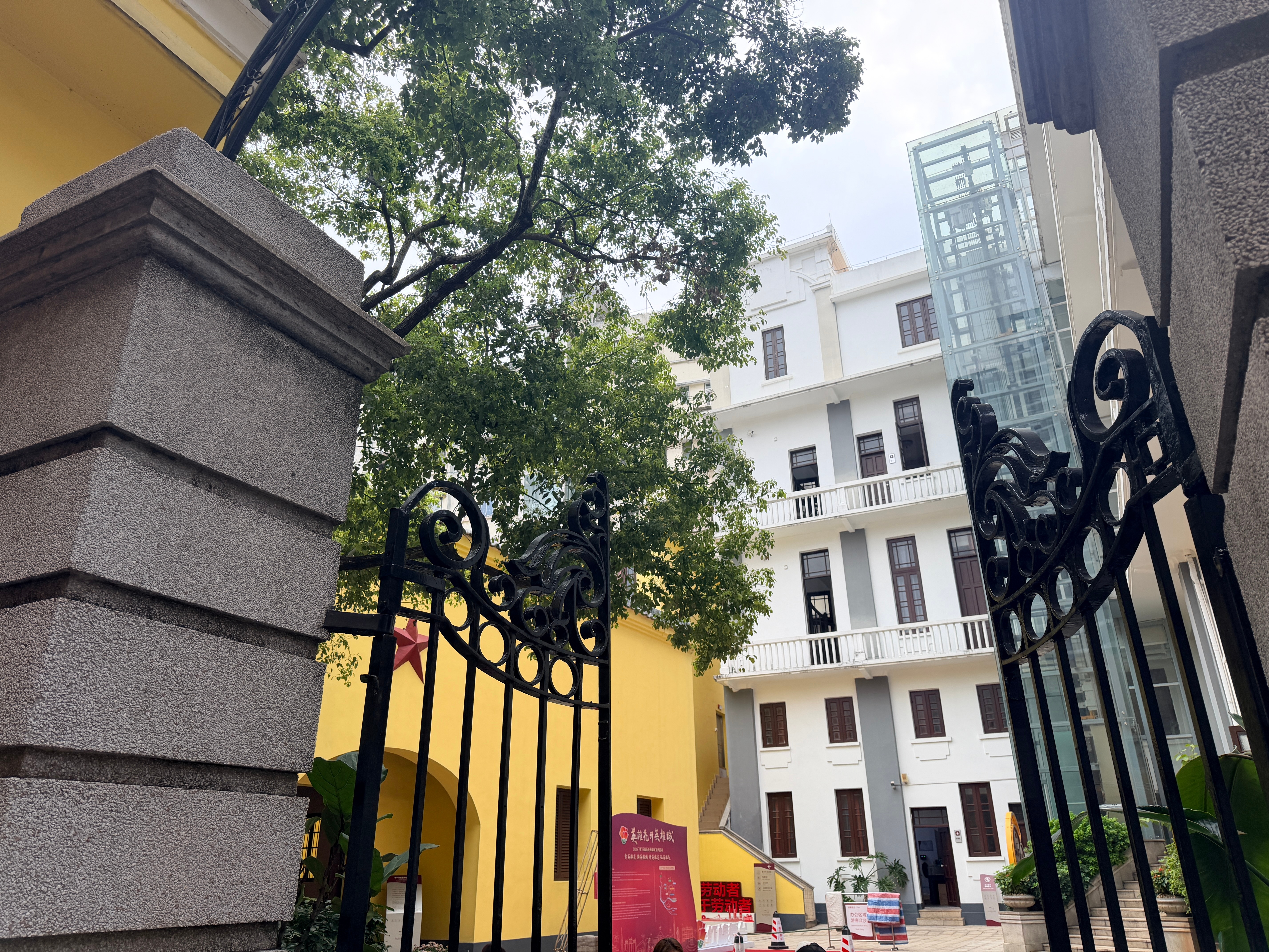 随手拍一劳也是可以聊天小聚看书学习~ 