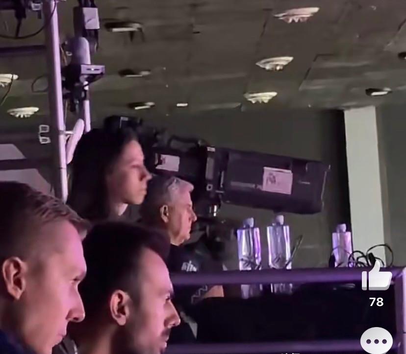 71岁吉马良斯坐场边，把中国女排战术全录走。

他看得太细，像拆礼物。

200