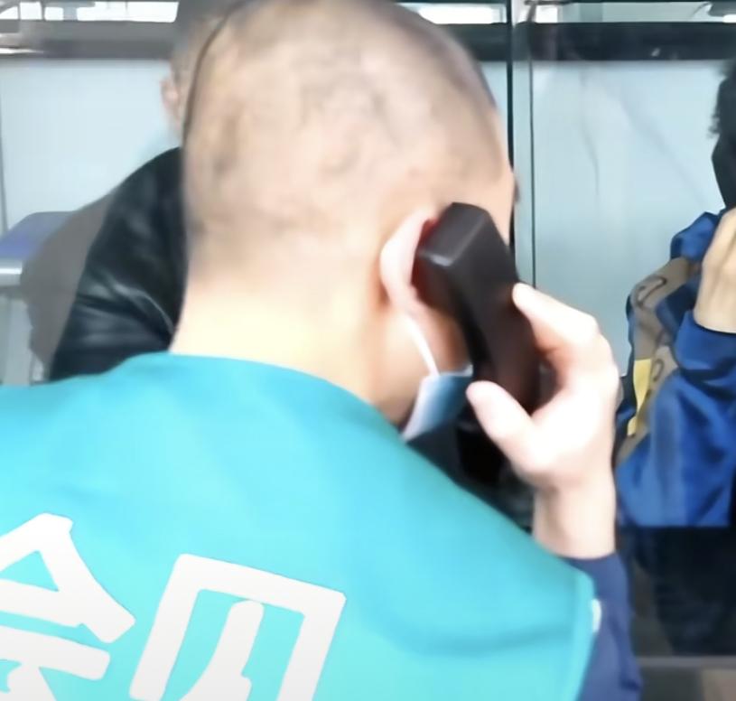 丈夫隐瞒患艾滋病事实10年，后来妻子无意之间得知，万幸的是她并没有感染艾滋，愤怒
