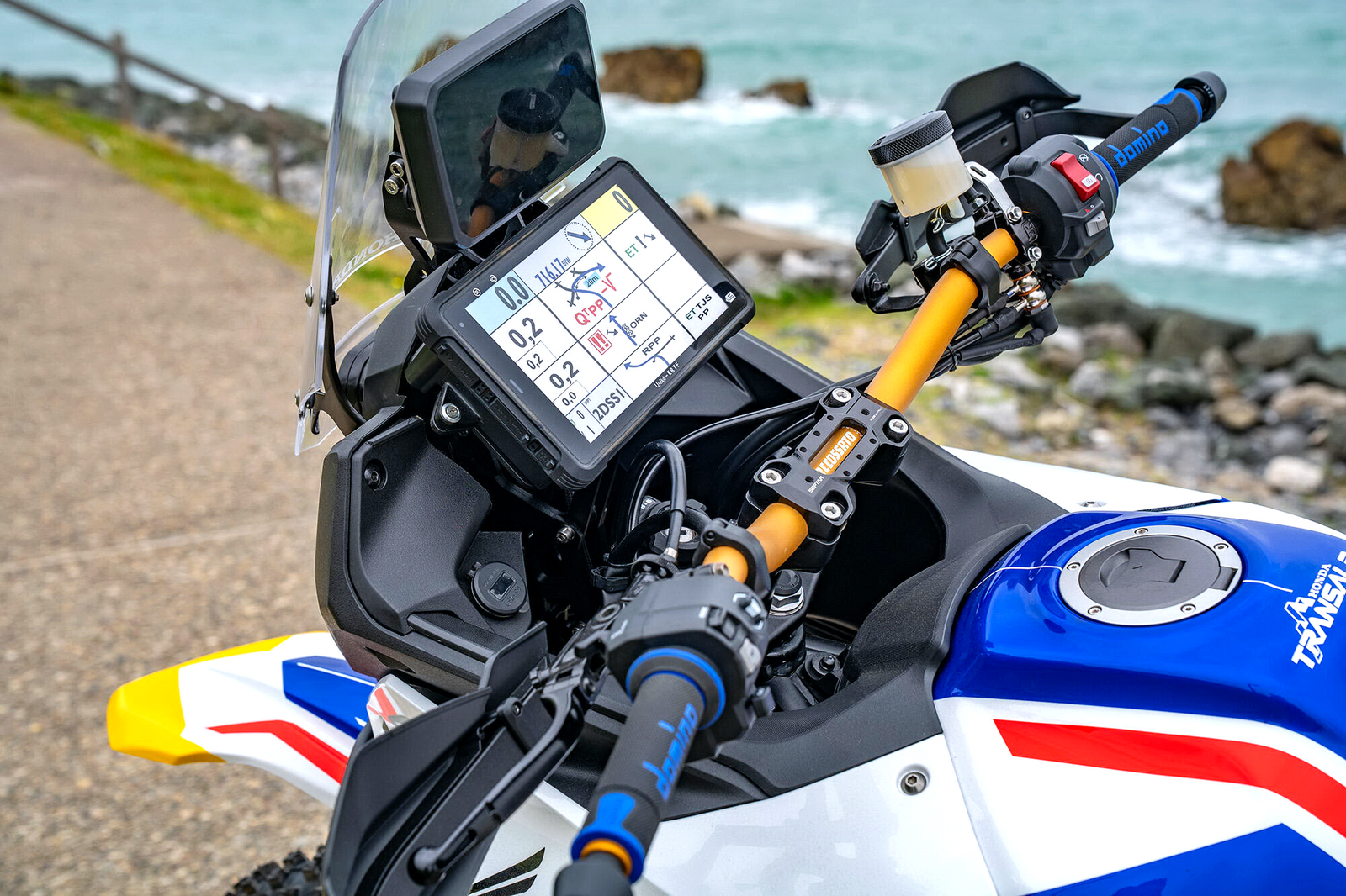 车市热门 Honda 意大利公司与当地的定制工作室 DRS Custom 合作的