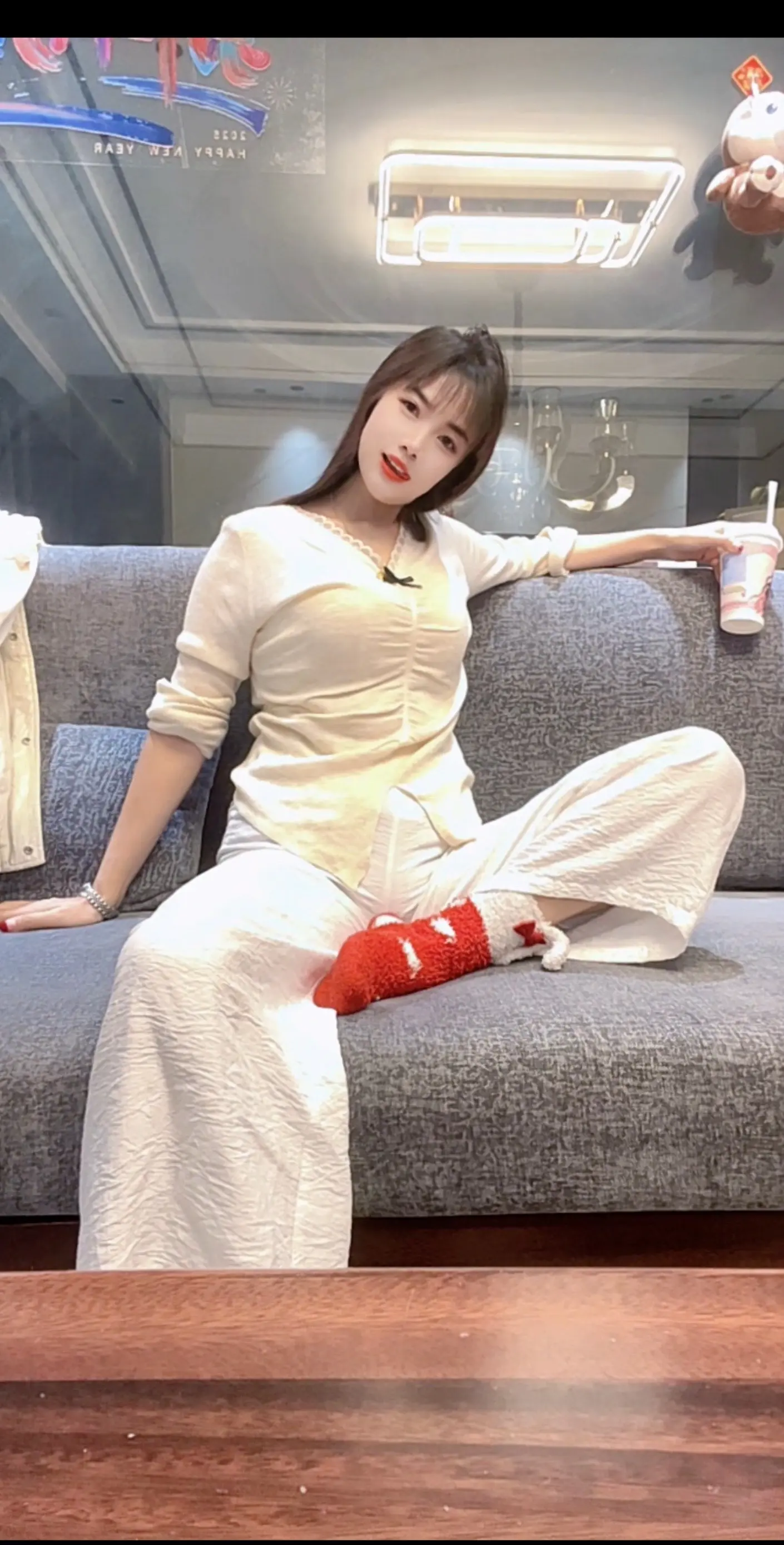 写歌的人用了脑，唱歌的人用了心,听歌的人用了情，有故事的人流了泪。不怕...