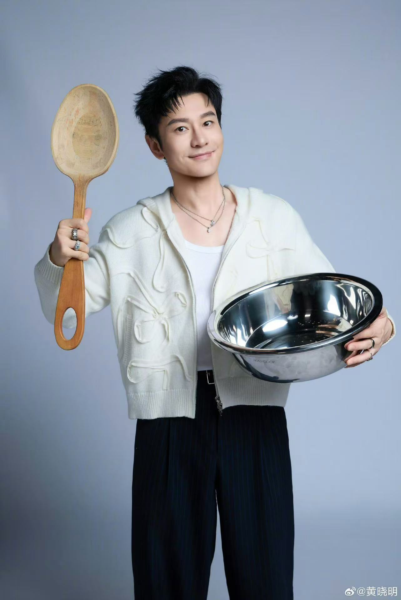 黄晓明林大厨参加美食大赛没告诉王俊凯 黄晓明携手林大厨亮相家乡美食大赛！中餐厅经